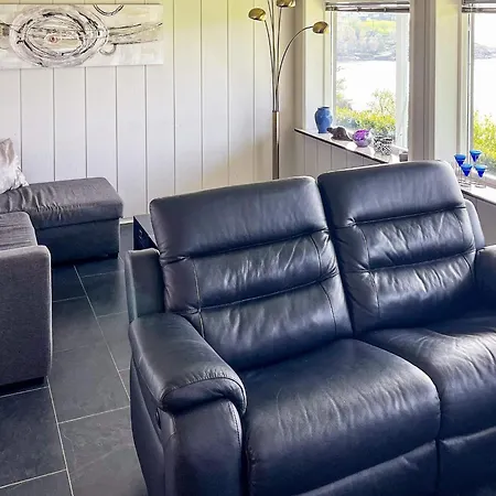 Apartment 4 Person In