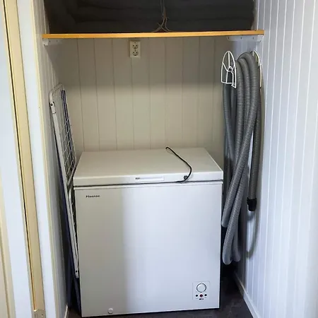 4 Person In Apartment *